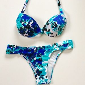 Floral woman’s Bikini swimwear NWT